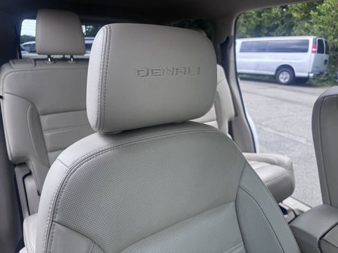 Used 2019 GMC Acadia Denali AWD/4WD image 18