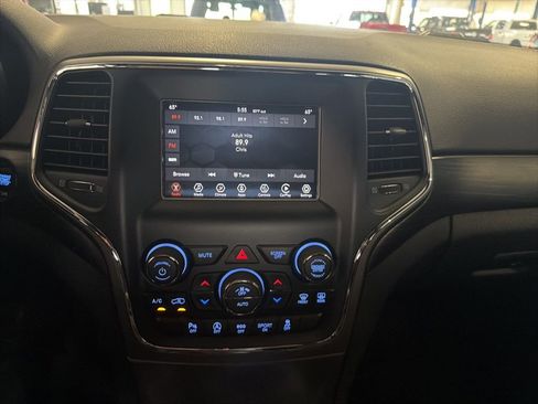 Used 2020 Jeep Grand Cherokee Laredo AWD/4WD image 10