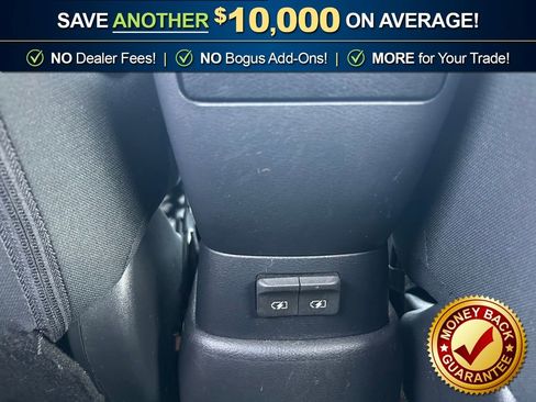 Used 2020 Nissan Kicks S image 19