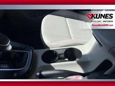 Used 2025 Kia Soul LX w/ LX Technology Package FWD image 24