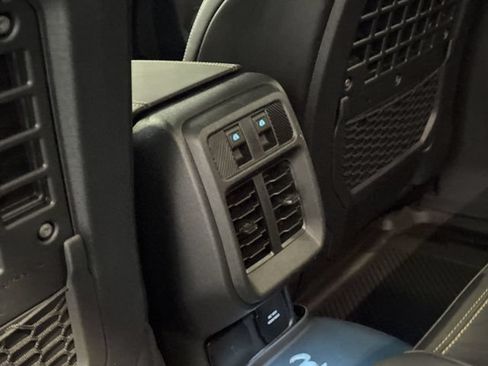 Used 2026 Ford Bronco Badlands AWD/4WD image 14