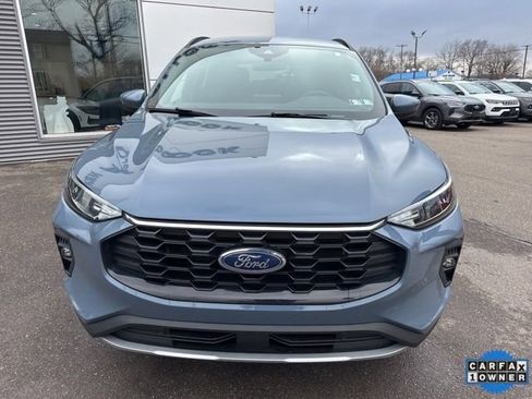 Certified 2025 Ford Escape ST-Line Select AWD/4WD image 3