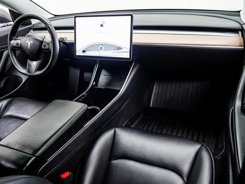 Used 2019 Tesla Model 3 Mid Range image 17