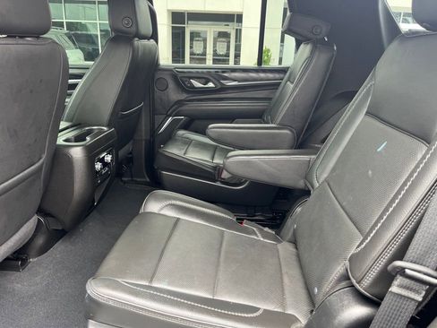Used 2022 GMC Yukon Denali AWD/4WD image 11