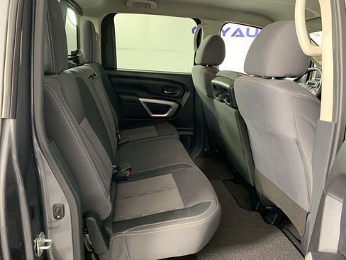 Used 2022 Nissan Titan SV RWD image 32
