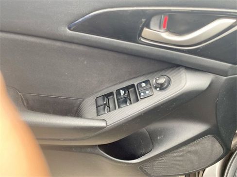 Used 2016 MAZDA MAZDA3 i Sport w/ Preferred Equipment Package image 12