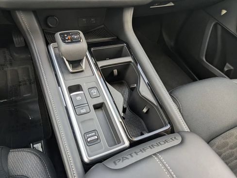 Certified 2025 Nissan Pathfinder SV w/ SV Premium Package FWD image 27
