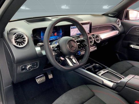 New 2025 Mercedes-Benz GLB 35 AMG 4MATIC image 3
