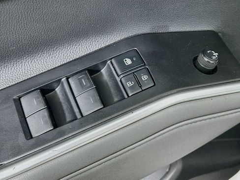 Used 2020 Toyota Highlander XLE AWD/4WD image 15