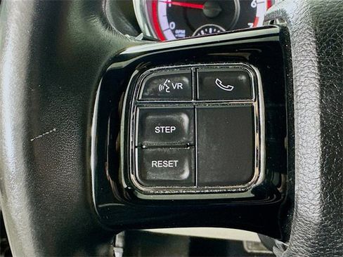 Used 2019 Dodge Grand Caravan SXT image 10