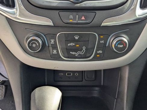 Used 2023 Chevrolet Equinox LS FWD image 16