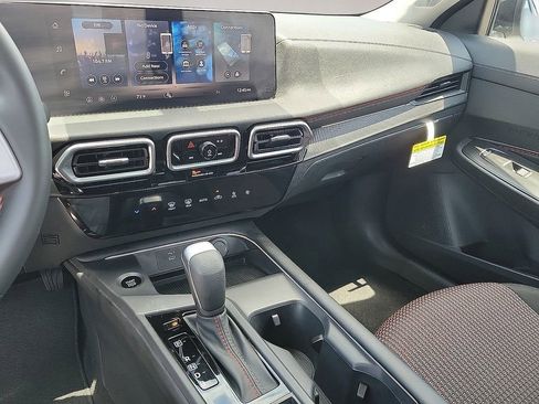 Used 2026 Nissan Sentra SR w/ Floor Mat Package FWD image 20