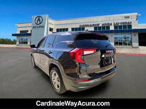 Used 2023 GMC Terrain SLE FWD image 3