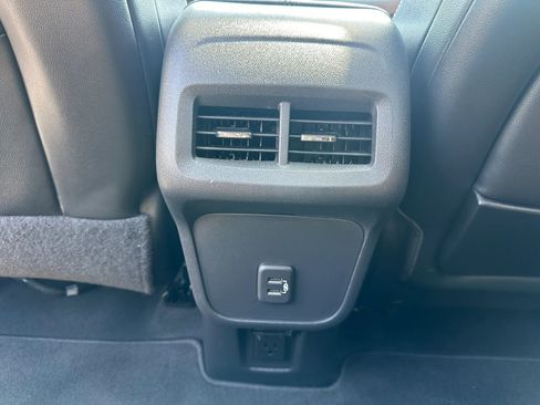 Used 2019 GMC Terrain SLT w/ Infotainment Package II AWD/4WD image 32