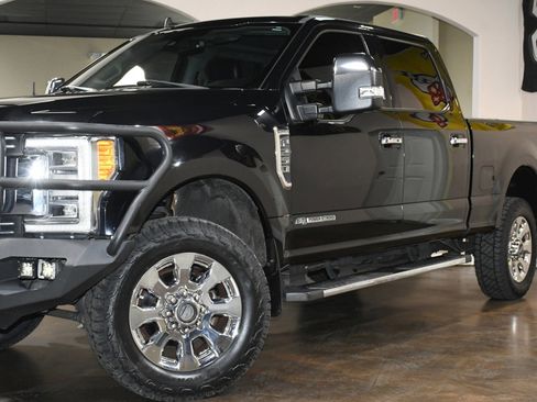 Used 2019 Ford F250 Lariat w/ Lariat Ultimate Package image 54