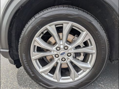 Used 2021 Ford Explorer XLT w/ Equipment Group 202A RWD image 25