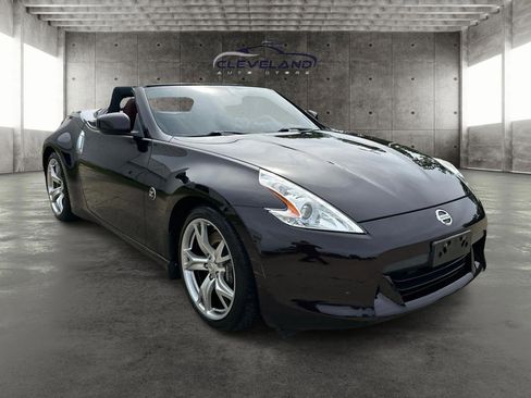 Used 2010 Nissan 370Z Touring w/ Sport Pkg RWD image 1