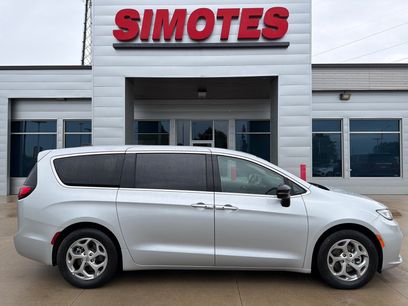 Used 2024 Chrysler Pacifica Limited