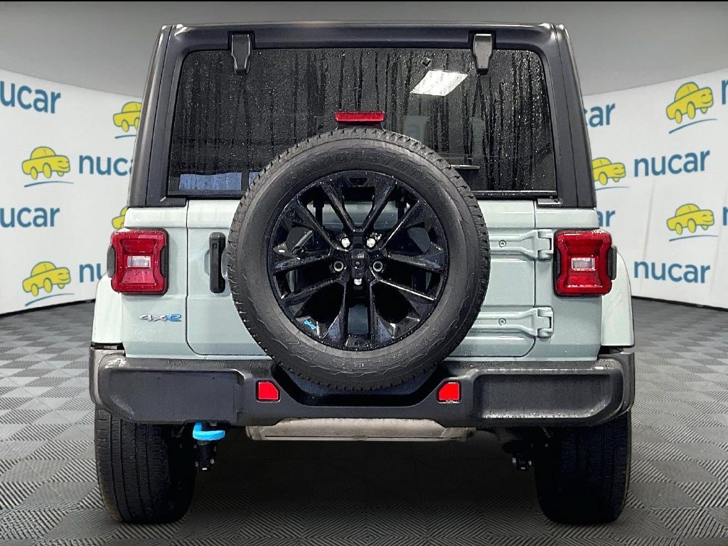 Used 2023 Jeep Wrangler Unlimited Sahara w/ Cold Weather Group AWD/4WD image 5