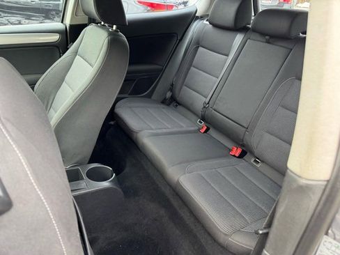 Used 2011 Volkswagen Golf 2-Door image 14