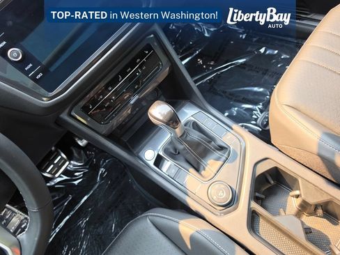 Used 2023 Volkswagen Tiguan SE R-Line AWD/4WD image 15