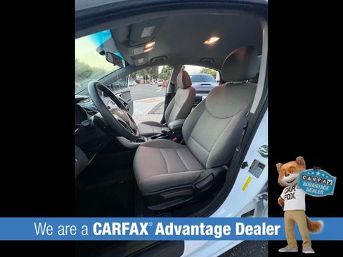 Used 2016 Hyundai Elantra SE image 16