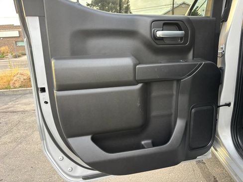 Used 2021 Chevrolet Silverado 1500 LT AWD/4WD image 16