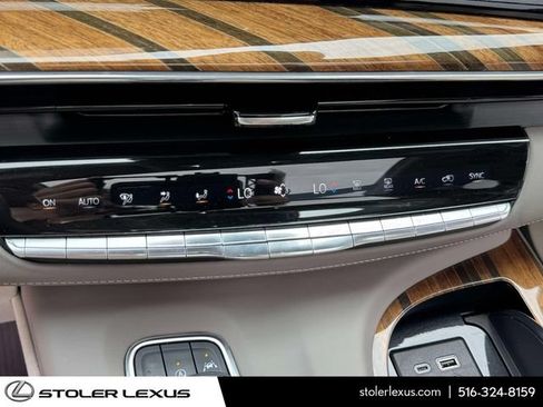 Used 2023 Cadillac Escalade Sport Platinum w/ LPO, ONYX Package AWD/4WD image 39
