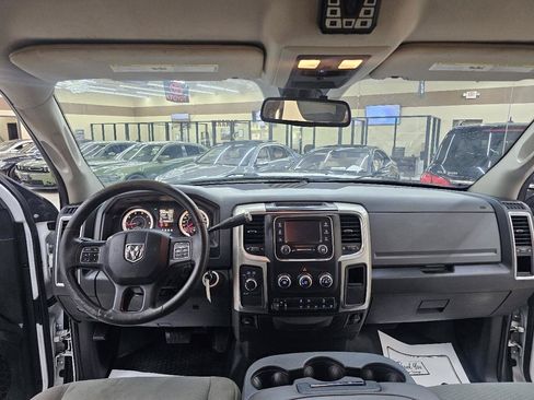 Used 2016 RAM 2500 SLT AWD/4WD image 25