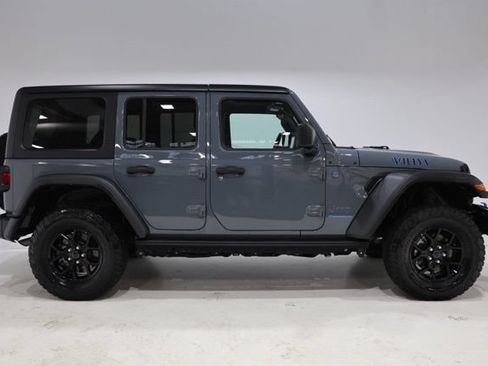 Used 2024 Jeep Wrangler Unlimited AWD/4WD image 8