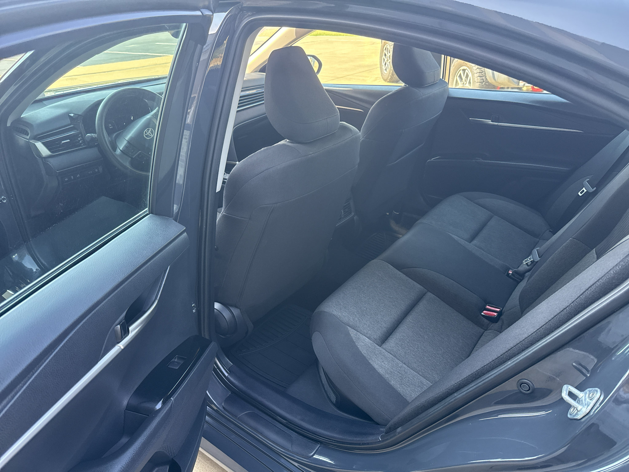 Used 2025 Toyota Camry LE FWD image 14