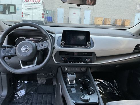 Used 2023 Nissan Rogue SV AWD/4WD image 11