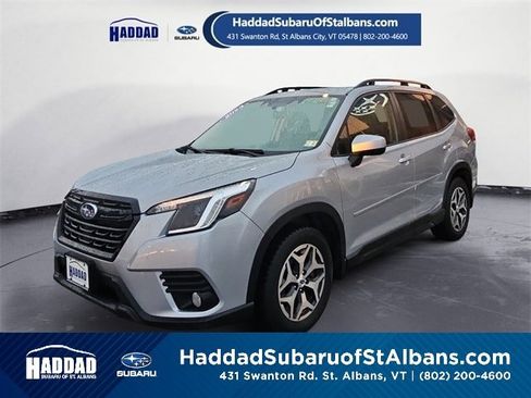 Used 2023 Subaru Forester Premium image 1