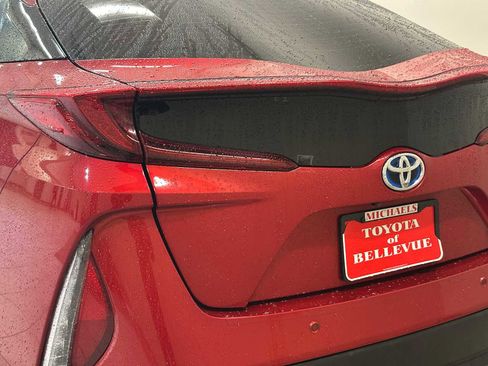 Used 2017 Toyota Prius Prime Advanced image 7