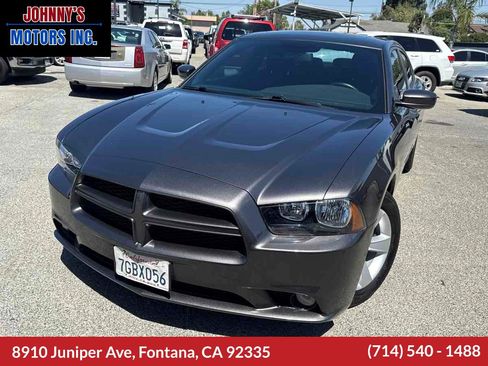 Used 2014 Dodge Charger SXT RWD image 1