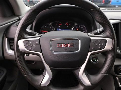 Used 2024 GMC Terrain SLE image 10