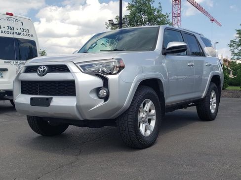 Used 2017 Toyota 4Runner SR5 AWD/4WD image 4