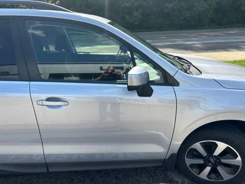 Used 2018 Subaru Forester 2.5i Premium AWD/4WD image 4