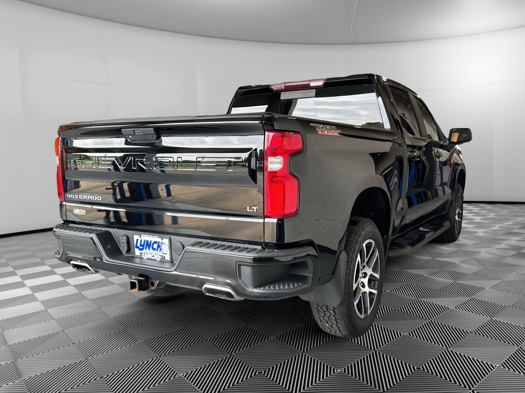 Used 2019 Chevrolet Silverado 1500 LT Trail Boss AWD/4WD image 5