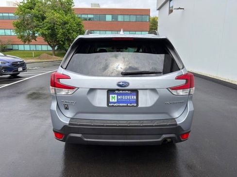 Used 2021 Subaru Forester Premium AWD/4WD image 5