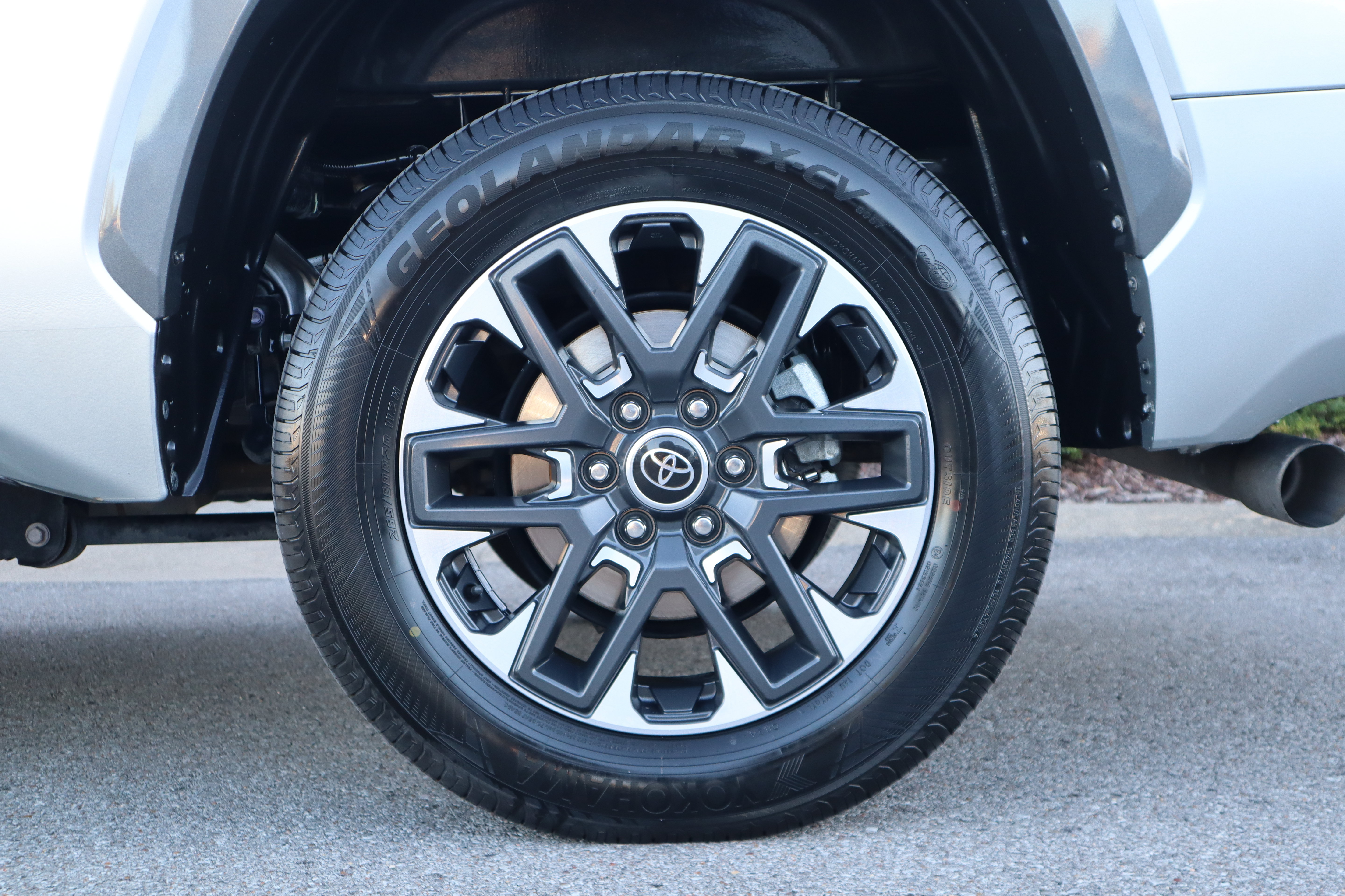 Used 2023 Toyota Tundra Limited AWD/4WD image 11