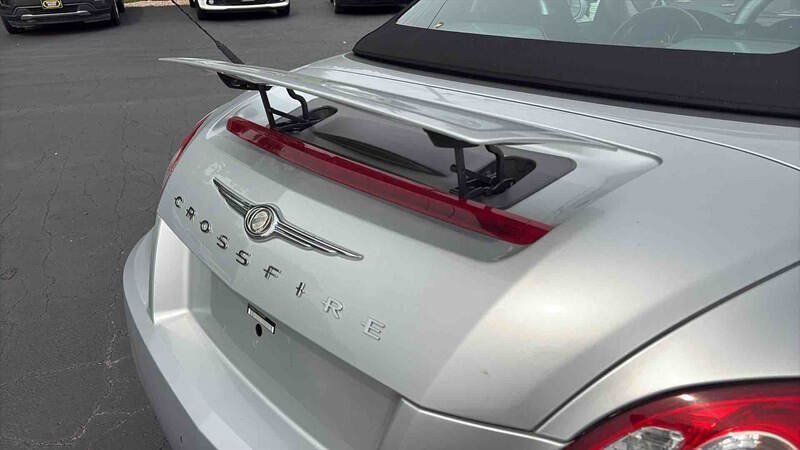Used 2007 Chrysler Crossfire Limited RWD image 10