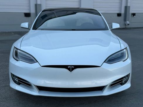 Used 2020 Tesla Model S AWD image 3
