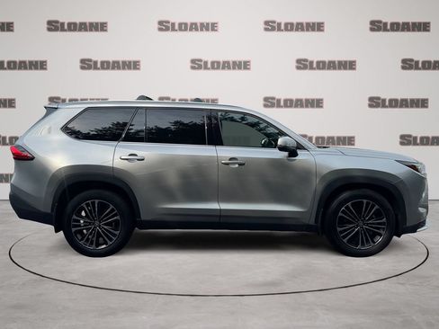 Used 2024 Toyota Grand Highlander AWD Hybrid image 6