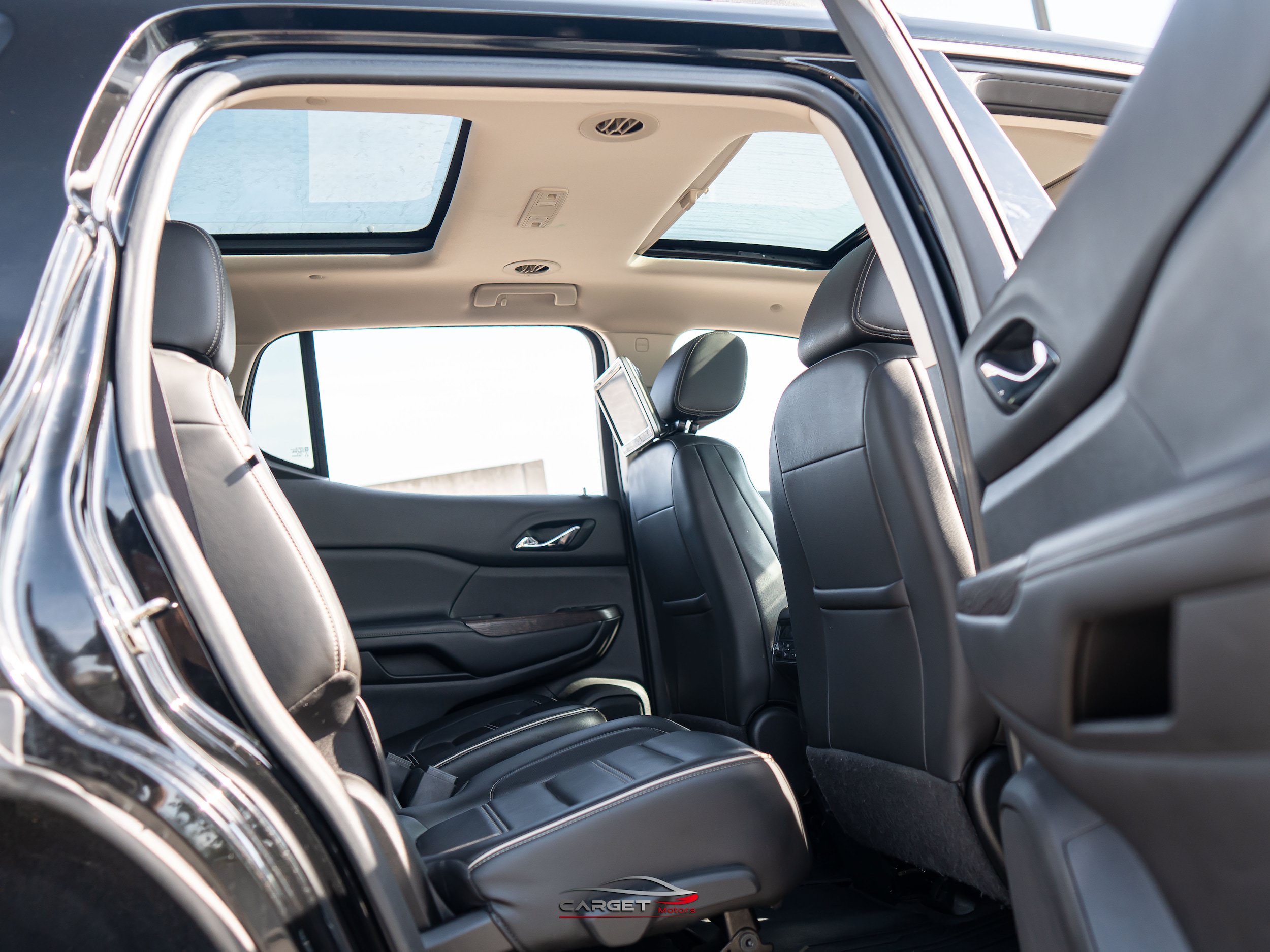 Used 2020 GMC Acadia Denali w/ Technology Package FWD image 19
