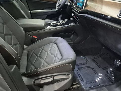 Used 2025 Volkswagen Atlas SE FWD image 25