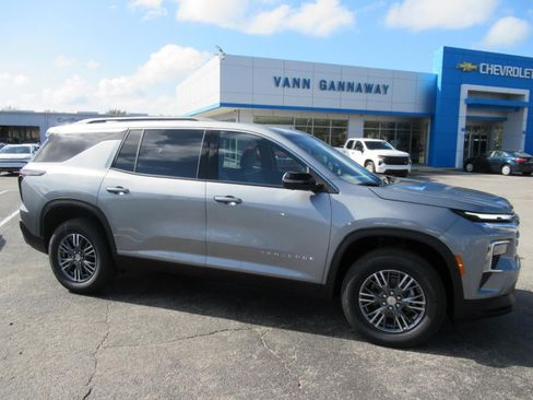 New 2026 Chevrolet Traverse LT w/ Driver Confidence Package image 4