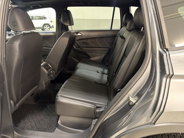 Certified 2024 Volkswagen Tiguan SE R-Line AWD/4WD image 22