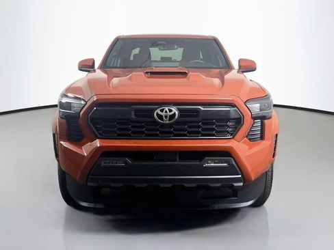 Used 2025 Toyota Tacoma TRD Sport AWD/4WD image 2