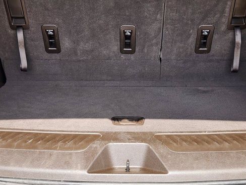 Used 2025 Chevrolet Tahoe LT RWD image 34